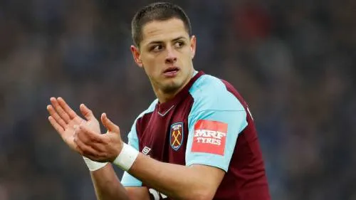 La triste realidad de Chicharito en Inglaterra