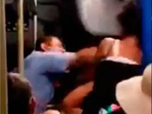 En Veracruz, chofer de autobús golpea brutalmente a pasajera