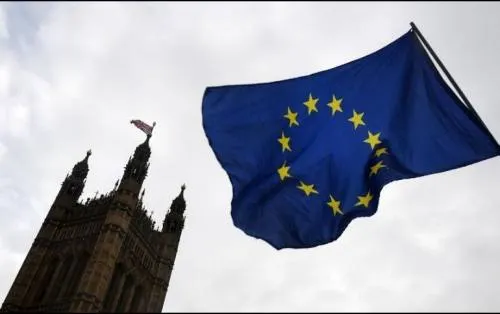 La UE propone terminar transición con Reino Unido en 2020