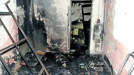 Mata a su ex pareja y su novio, prende fuego a la casa donde dormían