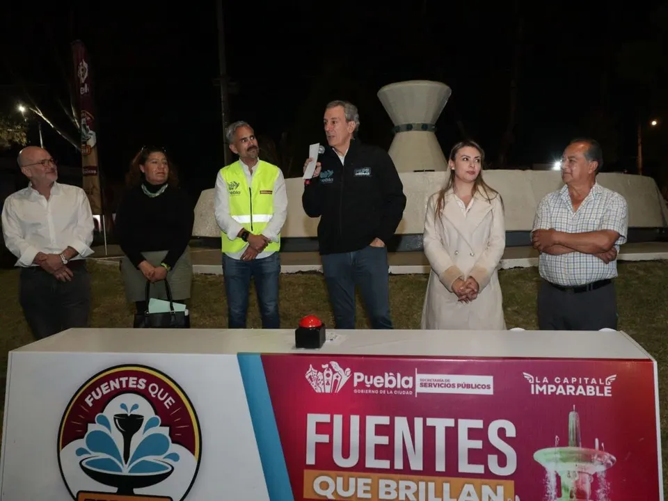 Ayto Pue Fuentes Que Brillan Parque Romulo O Farril