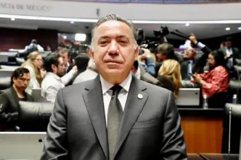Senado oficializa salida de Enrique Inzunza de Morena; queda como senador independiente