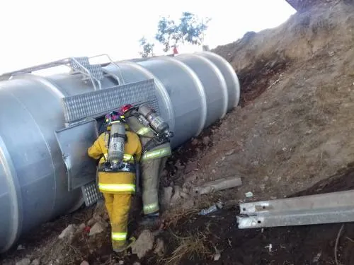 SSP brinda apoyo en volcadura de pipa en la autopista Puebla – Orizaba