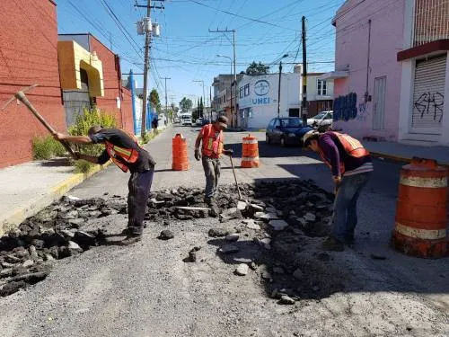 Las labores de reparación de calles continúan en diversas colonias de la Ciudad