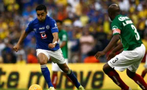 Cruz Azul ya planea dejar a Chivas sin Marco Fabián