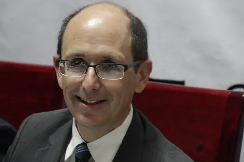 ¿Qué hacía Cañedo con el embajador Landau?