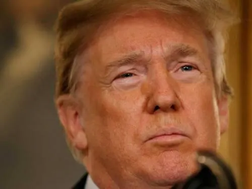 Trump viaja a Florida para verse con familiares de víctimas del tiroteo