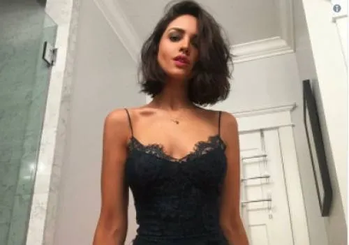 Critican a Eiza González por su extraña manera de bailar