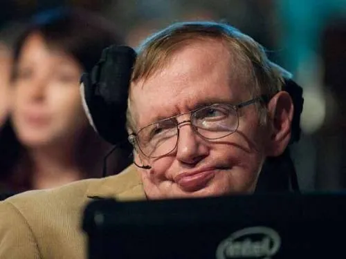 Stephen Hawking da por perdida la Tierra y pide ir a Alpha Centauri