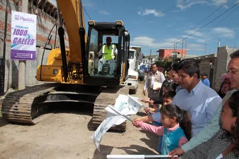 Rivera Pérez encabeza entrega de 92 nuevas vialidades en la capital