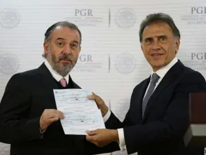PGR entrega 171 mdp desviados por Duarte al gobierno de Veracruz