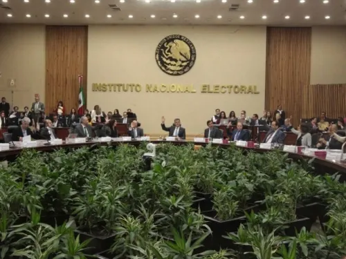 Alerta INE por ‘recorte más grande de la historia’ de cara al 2021