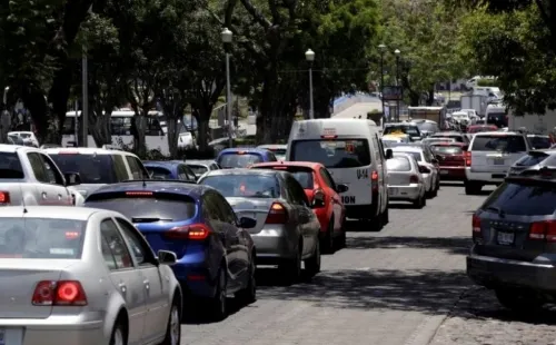 Regidores prohíben vueltas a la derecha continuas y avalan 1×1