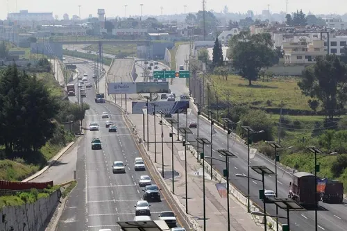Se registran dos accidentes vehiculares sobre Periférico