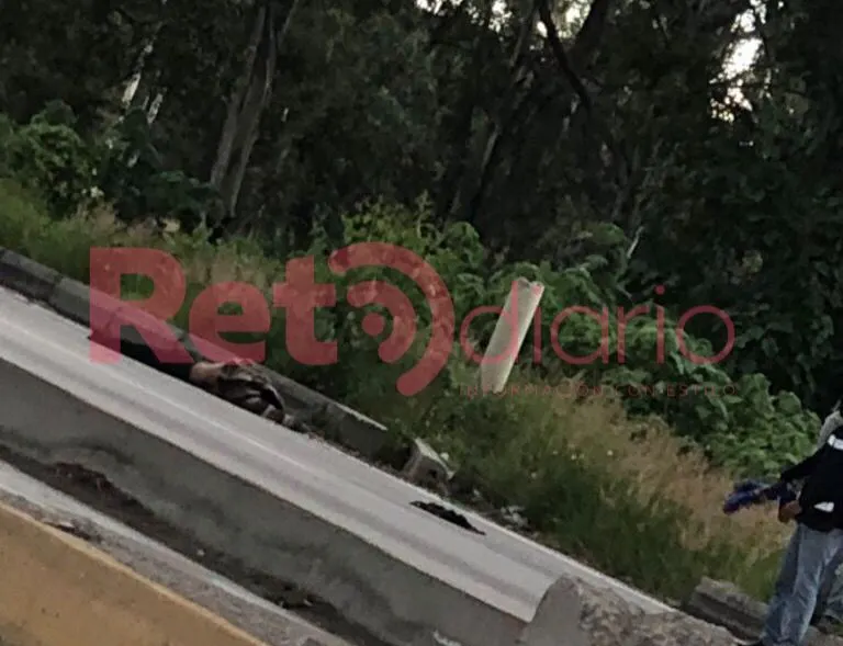 Arrollan a hombre sobre la autopista