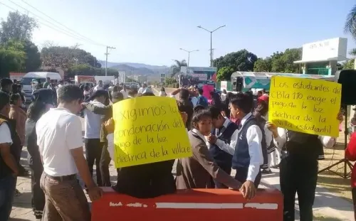 Gobierno del Estado coadyuva para que CFE Tecomatlán establezcan acuerdos