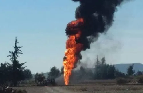 Pemex atiende incendio provocado por toma clandestina en municipio de Esperanza