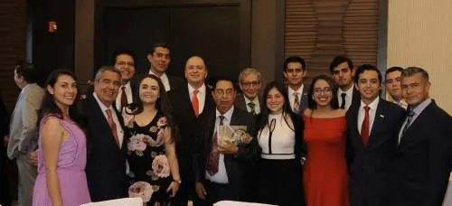 Reconoce la ELDP la labor de su destacada academia de profesores en el Día del Maestro