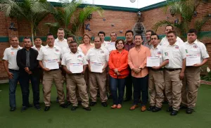 Reconoce San Pedro a sus bomberos