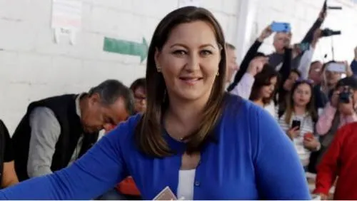 Martha Erika felicita a López Obrador