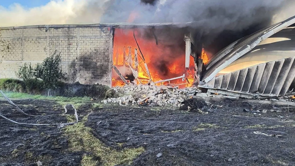 Desplome de una avioneta en Toluca deja al menos siete personas muertas