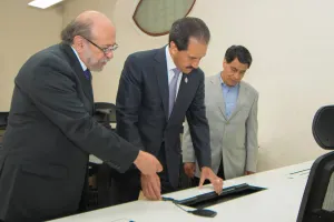 Inaugura Alfonso Esparza laboratorio de análisis socioterritorial, en el ICSYH