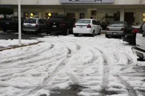 Fuerte lluvia y granizo deja inundaciones en diferentes puntos de Puebla