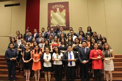 Compromiso social, esfuerzo y disciplina, distintivo de la Cruz Forjada