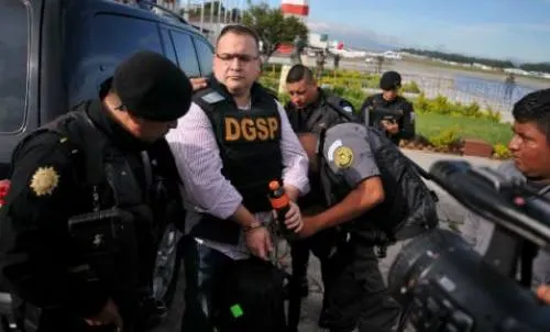 Javier Duarte manda carta a Miguel Ángel Yunes; lo llama dictador