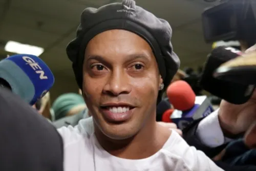 Ronaldinho podría salir de Paraguay tras cinco meses de detención