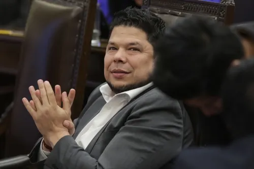 Devuelven voluntariamente patentes de Notarías, revela Biestro