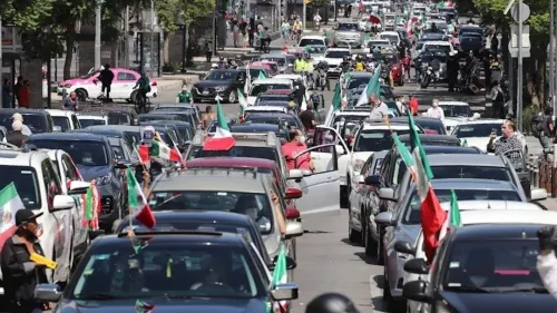 Cientos asisten a ‘claxonazo’  para pedir renuncia de AMLO