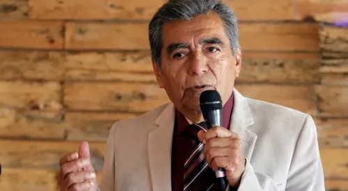Suman a ex candidato de Morena al gobierno de Puebla contra encuesta abierta para dirigencias