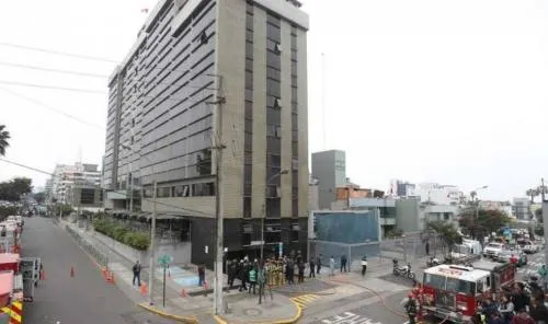 Descartan ataque terrorista en clínica de Perú; suman 20 heridos