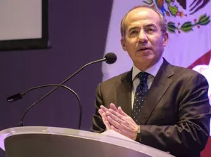 Puedo andar con la frente en alto: Felipe Calderón