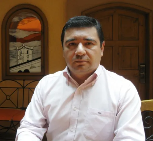 Familia Alvarado juega con el PAN, el PRD, Morena y el morenovallismo para no perder el poder