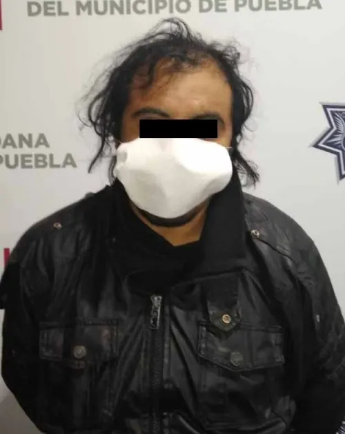Detuvo policía municipal de Puebla a hombre por robo de vehículo