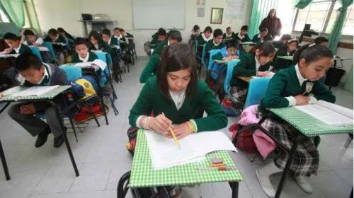 Concluye periodo vacacional; regresan a clases un millón y medio de estudiantes