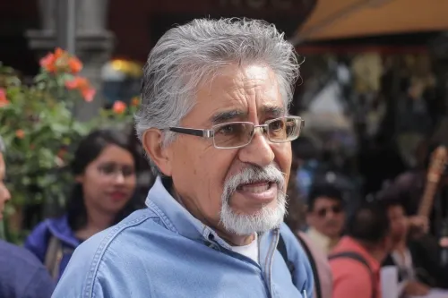 Mestros despedidos, temen no se cumpla con la reinstalación que se les prometió
