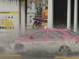 Onda Tropical Número 18 mantiene potencial de precipitaciones fuertes
