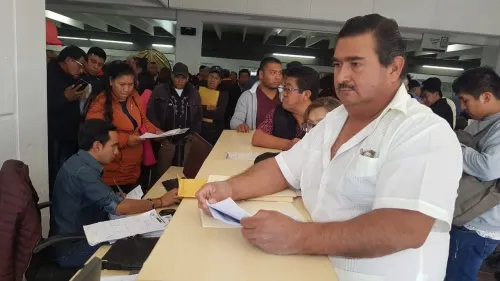 Cumple SMT con entrega de subsidio para transportistas