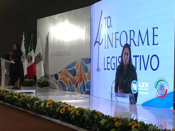 Nadia empareja a Lalo al 2024