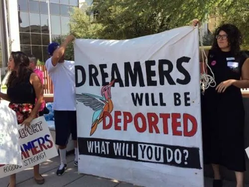 Trump pondrá fin a programa de protección de “dreamers”