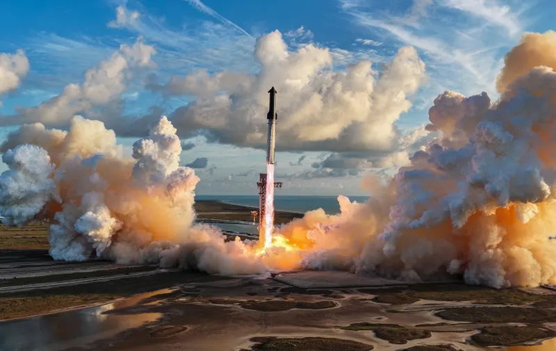 Starship alcanza la órbita terrestre en su vuelo 14 y avanza hacia futuras misiones lunares