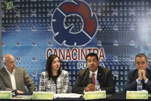 Aumentarán costos en alimentos por alza en precios del azúcar: Canacintra