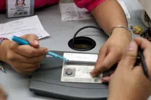 IFE consultará a mexicanos sobre datos personales en credencial