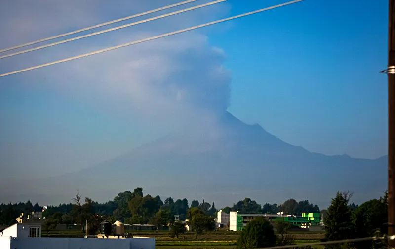 volcan-popocatepetl-fumarola