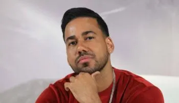El nuevo álbum de Romeo Santos tendrá temas con Rosalía y Christian Nodal