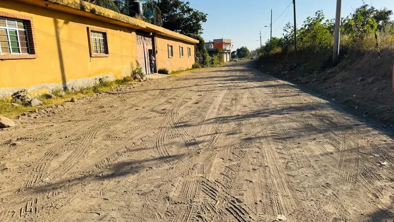 Ariadna Ayala entrega rehabilitación de 38 mil metros cuadrados de caminos saca cosechas en Atlixco