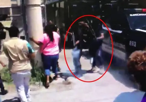 Policías disparan balas de goma contra familiares de reos en Cd. Victoria